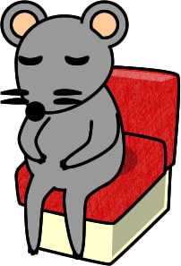 イスに座って寝ているネズミのイラスト画像